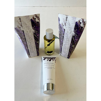Aromatherapy Synergy Hamper will be suited for many occasions Aromatherapy Synergy Hamper will be suited for many occasions flowers delivery - Flowers Auckland