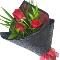 Red Rose Trio Bouquet flowers delivery - Flowers Auckland