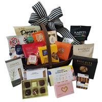 Deluxe Luxury Gift Basket flowers delivery - Flowers Auckland